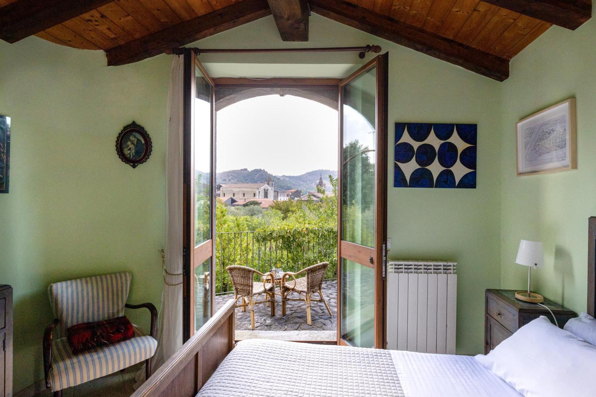 Palazzo Previtera Hotel Linguaglossa Szoba fotó
